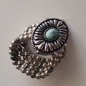 Bracelet Metallic Beads Turquoise Color Crystal Clear Elastic Wire Size 6.5-7"